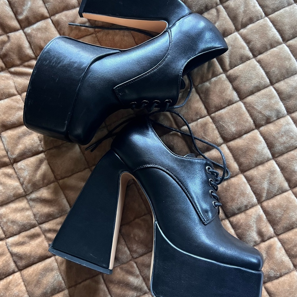 Platform Oxford Heels